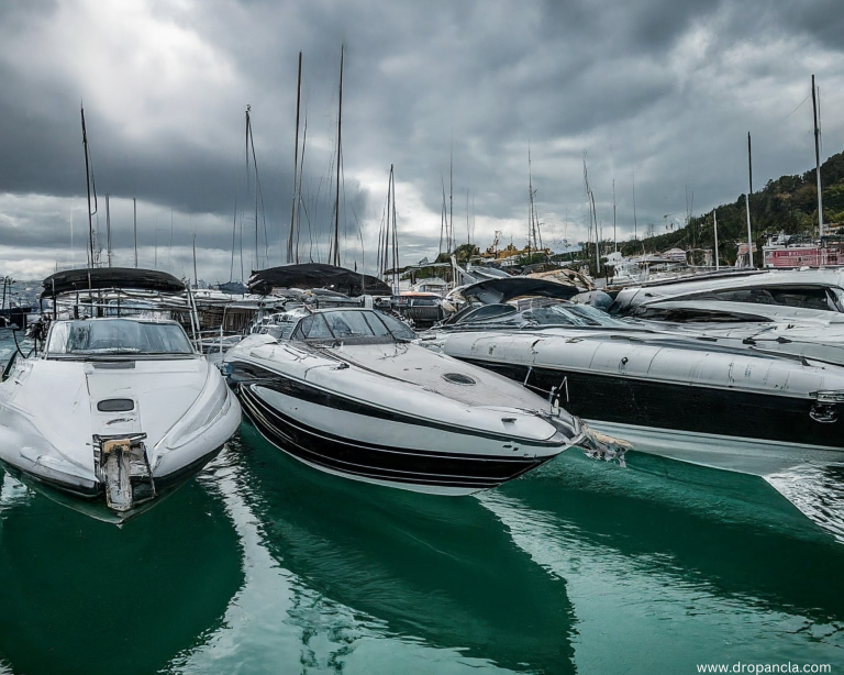 tracker boats